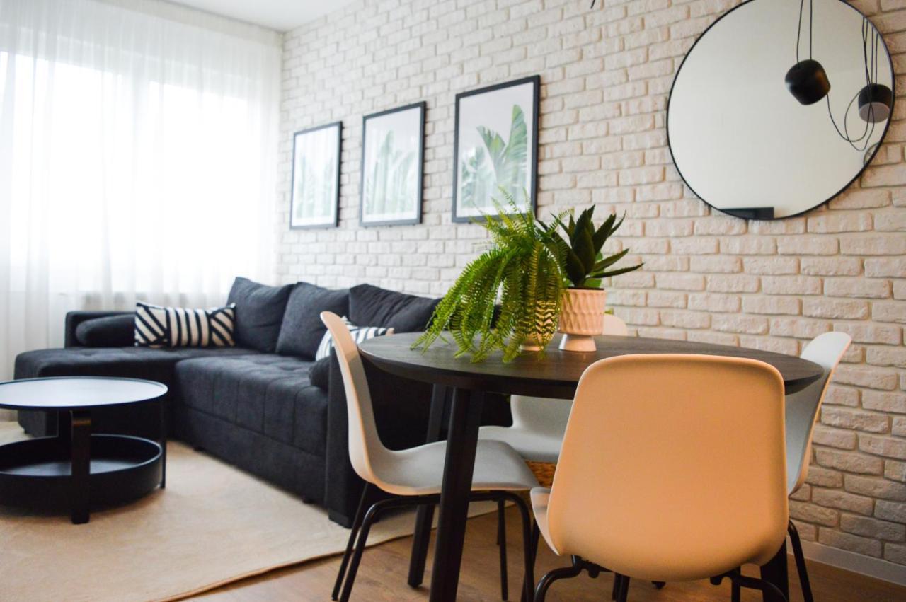 Apartment The Black & White Oasis