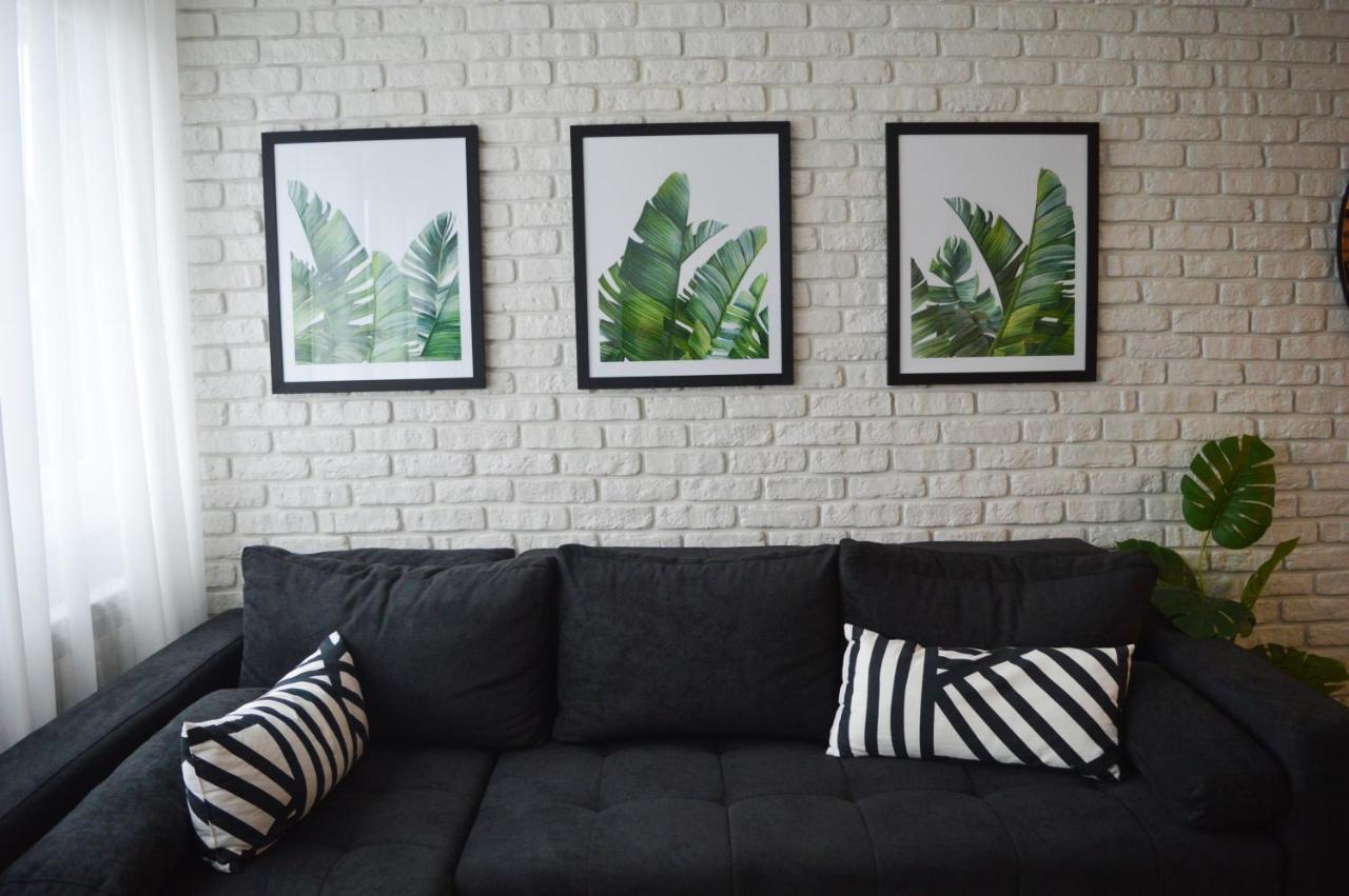Apartment The Black & White Oasis Belgrad