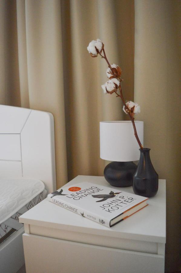 Apartment The Black & White Oasis *